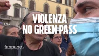 No green pass aggressione al giornalista di Fanpageit quotMinacciato insultato e telecamera rottaquot [upl. by Anastassia351]