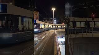 Flexity Tram bei der Haltestelle BahnhofquaiHB Stadt Zürich Schweiz 2023  shorts [upl. by Aztinaj568]