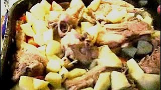 Video Ricetta Capretto con Patate e Insalata con Mele  Cucinando per Caso e per Passione EmiBaldo [upl. by Firman]