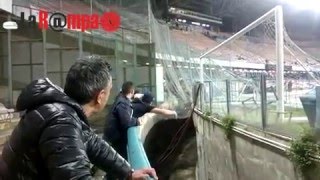 NAPOLI  JUVE URINA SUI TIFOSI JUVENTINI [upl. by Naujet]