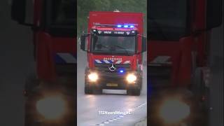 Brandweer Wormerveer Haakarm en Dienstbus met PRIO 1 naar een inzet in Andijk [upl. by Nisay523]