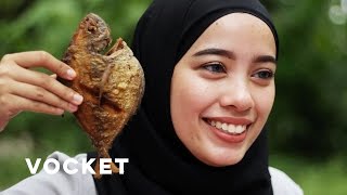 VOCKET MAKAN Ikan Bawal Goreng di Juru [upl. by Laughry]