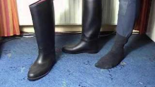 attract new rubber riding boots  Gummi Reitstiefel anziehen [upl. by Ecnadnak]