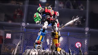 Go Go Beast King GoLion！Microcosmos MC01 Elvis stop motion animation [upl. by Frost]