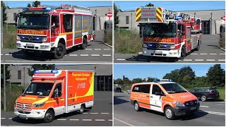 Feuerwehr Dinslaken Einsatzfahrten an der Feuer und Rettungswache [upl. by Adnalohs]