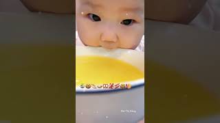 Baby mukbang food ngày thứ 2 tập ăn dặm bé ăn gì shorts viralvideo [upl. by Seaddon]