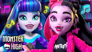 Draculaura amp Twyla Have a Creepover Party Music Videos w Clawdeen amp Frankie  Monster High [upl. by Nielsen]