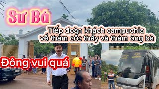 Đông vui quá 🥰 SƯ BÁ tiếp đoàn khách campuchia về thăm cốc thầy và thăm ông bà [upl. by Enitsugua]