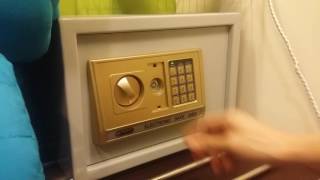 How to reset a password for a digital safe [upl. by Rriocard]