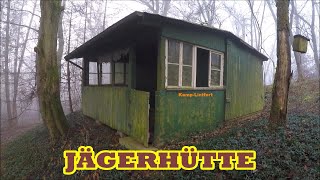 Alte Jägerhütte mit Plumpsklo mitten im Wald [upl. by Lavicrep198]