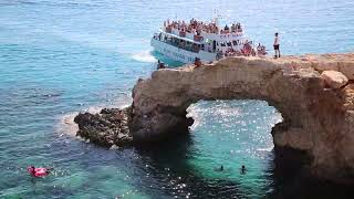 Chypre Ayia Napa Pont des amoureux  Cyprus Ayia Napa Love bridge [upl. by Lietman]