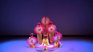 Danse D éventail Couleurs du Printemps  Múa Quạt Sắc Xuân [upl. by Gelasius]