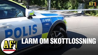 Misstänkt skottlossning i Älvsjö – stor polisinsats [upl. by Leorsiy]