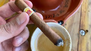 SMOKING A HOYO DE MONTERREY LE HOYO DU MAIRE WITH AN EXPRESSO 🔥🇨🇺☕️ cigar aficionado cuba fyp [upl. by Nosak]