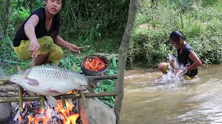 Catch Fish In River For Food Of Survival  Fish grilled with Peppers sauce Show eating Delicious [upl. by Eenad]