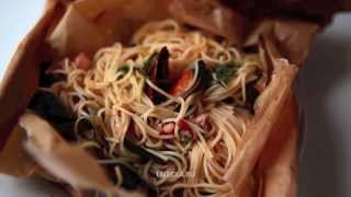 Спагетти с морепродуктами в пергаменте Spaghetti ai frutti di mare al cartoccio [upl. by Jeni]