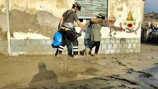 Alluvione Emilia Romagna si cercano due dispersi [upl. by Alfi225]