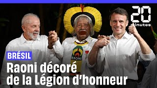 Brésil  Macron remet la Légion dhonneur au leader indigène Raoni [upl. by Giraldo]