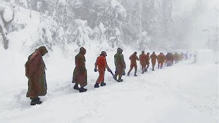 Heavy snow in northern Pakistan Murree  Cataclysm Today January 10 2022 [upl. by Philine]