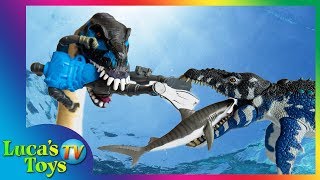 Marine Dinosaurs Toys Surprise Fun Video for boys Mosasaurus and Elasmosaurus attack diver [upl. by Eizus]