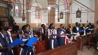 Museveni refuses to Shake hands at Namirembe Cathedral Find out why [upl. by Tanah177]