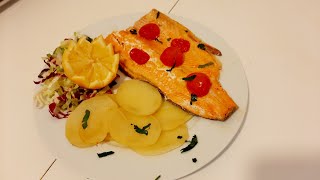 Deliziosa trota salmonata al forno con patate [upl. by Raynata582]