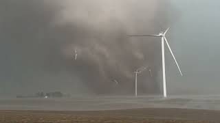 INSANE TORNADO PIPE intercept with windmills toppled near Greenfield Iowa [upl. by Schlessinger956]