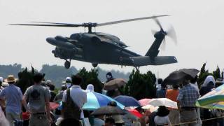 UH60JampU125A災害派遣出動（百里基地航空祭2010） [upl. by Brocklin621]