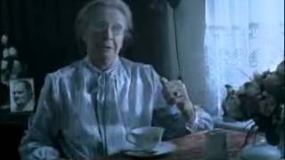 Douwe Egberts Reclame Oma  Oma Reclame Douwe Egberts [upl. by Berkeley]