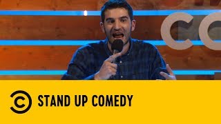 Stand Up Comedy I Muratori Bergamaschi  Edoardo Confuorto [upl. by Etteyafal]