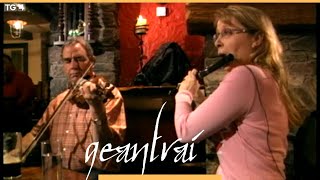 Peadar Ó Riada Connie OConnell amp Eileen de Paor  An Mhuileann Baile Bhúirne  Geantraí 2006 TG4 [upl. by Desmund460]