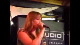 Mariah Thomas singing at Lonnies Western Room in Nashville [upl. by Yulma]