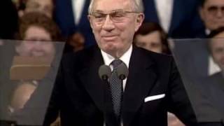 President Hinckley Story of Bucket of Bricks Oct 1981 General Conference [upl. by Kellene]