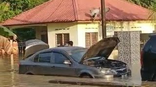 Kampung Sengkuang Sri Gading Batu Pahat di landa Banjir [upl. by Anilasor]