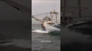 Sailboats Close Call—Fishing Boat Collision 🚤💥 boatfails shipfail boating badboats crash [upl. by Jezabelle]