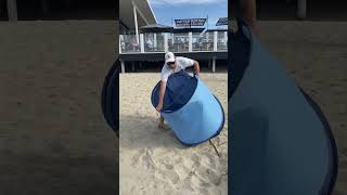 Strandmuschel zusammenlegen  So einfach geht‘s How to fold a pop up beach tent [upl. by Nnep]