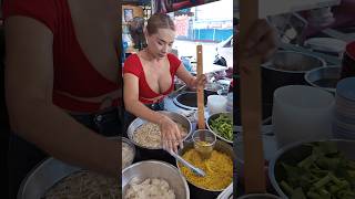 Famous Yellow Tom Yum Noodle in Chanthaburi Thai Street Food [upl. by Lenehc]