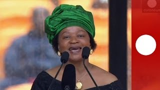 Mandelas Tod Baleka Mbete und Fans singen für ihren quotTata Madibaquot [upl. by Shamma]