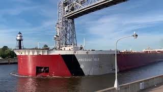 1000foot Presque Isle scrapes base of Duluth Ship Canal pier [upl. by Anatolio]