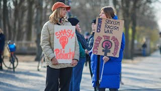 „Patriarchat überwinden“ Tausende demonstrieren am Internationalen Frauentag [upl. by Nonnahsed]