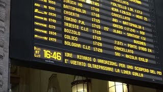 Sciopero treni le testimonianze dei passeggeri a Milano [upl. by Aksel]