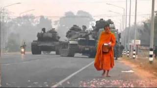 Thaise tanks naar omstreden tempel [upl. by Bolt373]