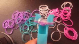 How to make a fishtail bracelet with a mini loom with bands [upl. by Nomi721]