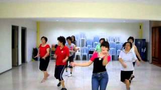 Malay New Year Line Dance  Selamat Hari Raya by Saloma [upl. by Hayikat]