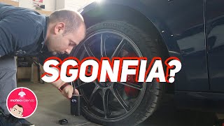 💨Compressore a BATTERIA XIAOMI  gonfia le ruote GROSSE di Tesla Model 3  pompa elettrica 🤖 [upl. by Rehpinej]