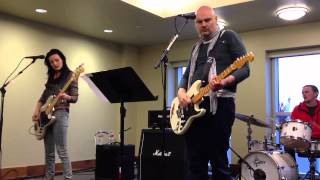 Smashing Pumpkins Mayonaise Live in a Conference Room [upl. by Grizel]