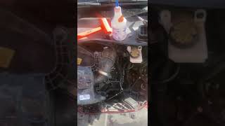 Ford Escape transmission leaking found the problem part 1 TRANSMISSION OIL COOLER LINE HOSE lose [upl. by Polak701]