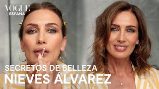 Nieves Álvarez look de noche con ojos ahumados y labios nude  Secretos de belleza  VOGUE España [upl. by Ainerol]