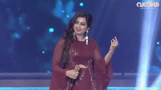 Deewani Mastani live performance  shreya ghosal [upl. by Nilauqcaj78]