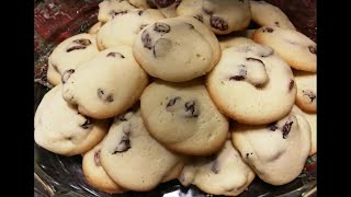 شیرینی کشمشی درجه یک،به سبک قنادی،عالی وبینظیر باآشپزخانه فریبا Shirini KeshmeshiRaisin Cookie [upl. by Aniral194]